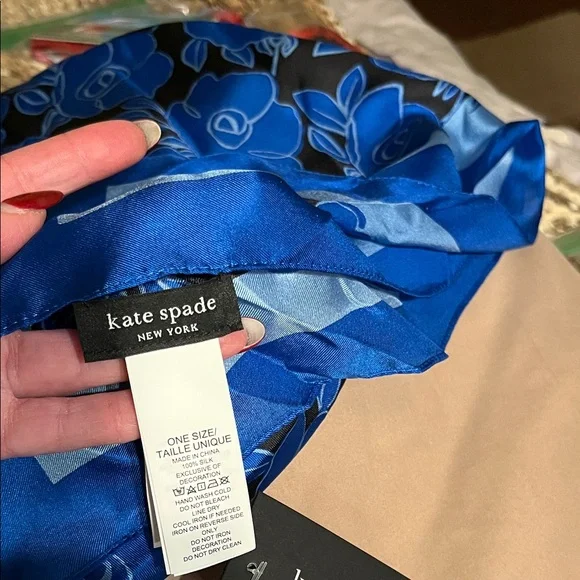 NWT Kate Spade Vibrant Blue Rose Scarf 28”+28” - Picture 5 of 6